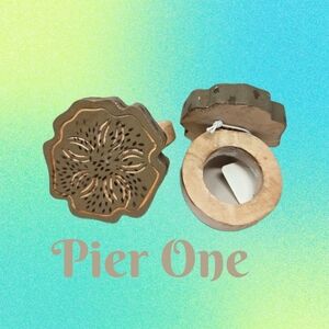 Pier 1 Set of Wooden Napkin Rings Flower Shape Carved Brown & Natural Wood